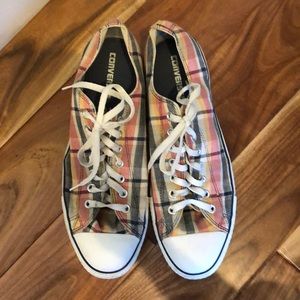 Men’s plaid converse